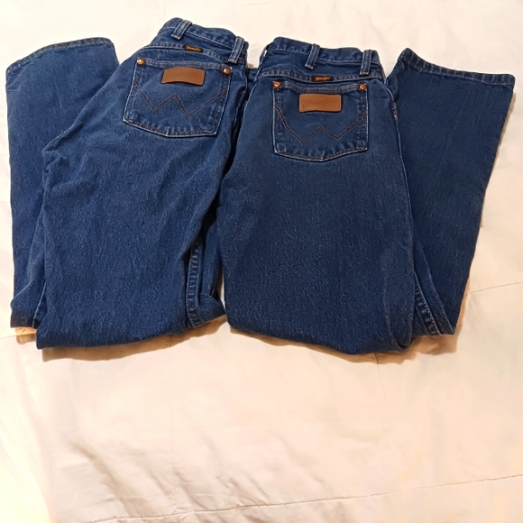 Wrangler Other - Wrangler cowboy cut jeans men's lot of 2